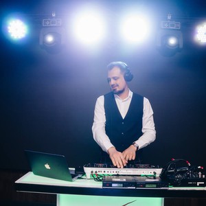 Діджей та ведучий Dj Fisher-Назар Рибак